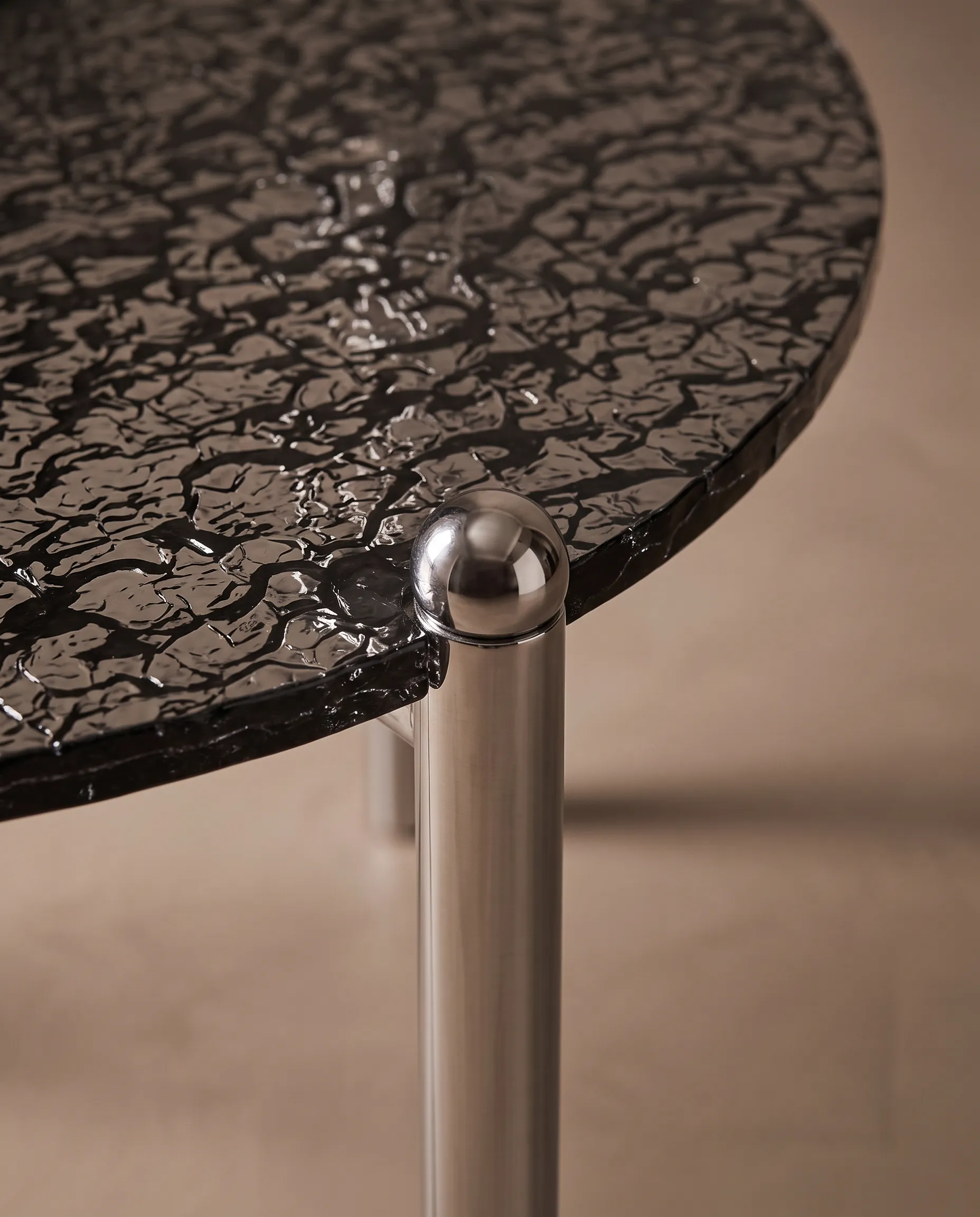 Detalle de materiales de Mesa de Centro Atria, colección Solenne de Sierra