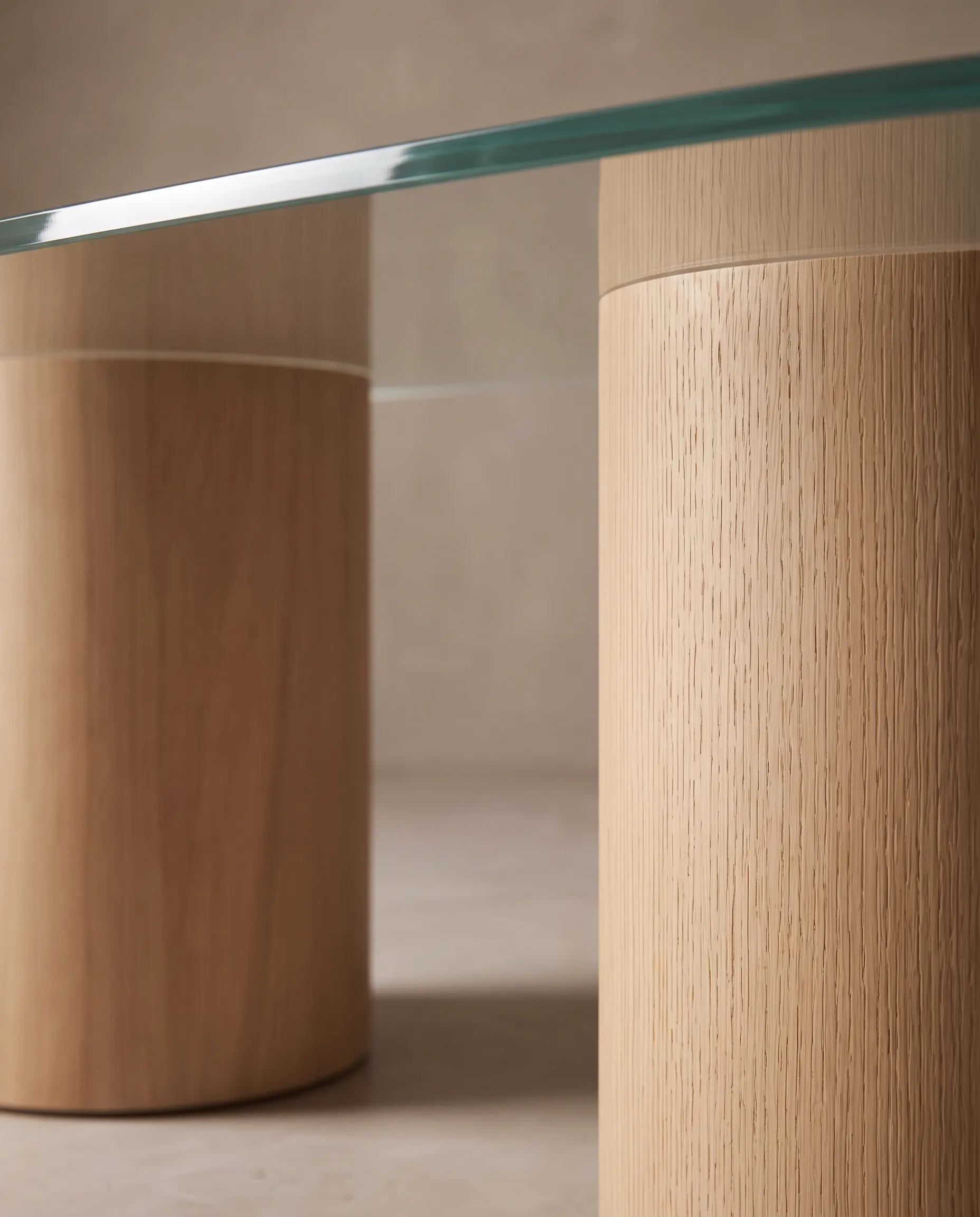 Detalle de materiales de Mesa de Comedor Cristallo, colección Solenne de Sierra